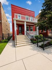 4925 W Henderson Street 1, Chicago, IL 60641