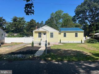 5 N 14TH ST, Villas, NJ 08251