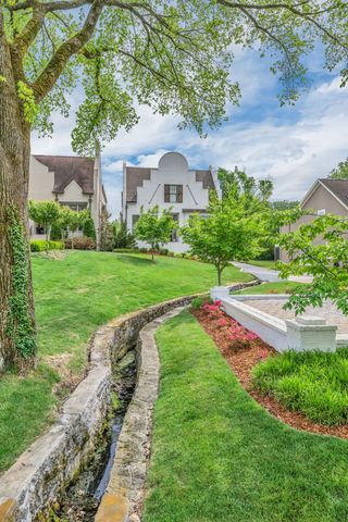 2227 Castleman Dr, Nashville, TN 37215