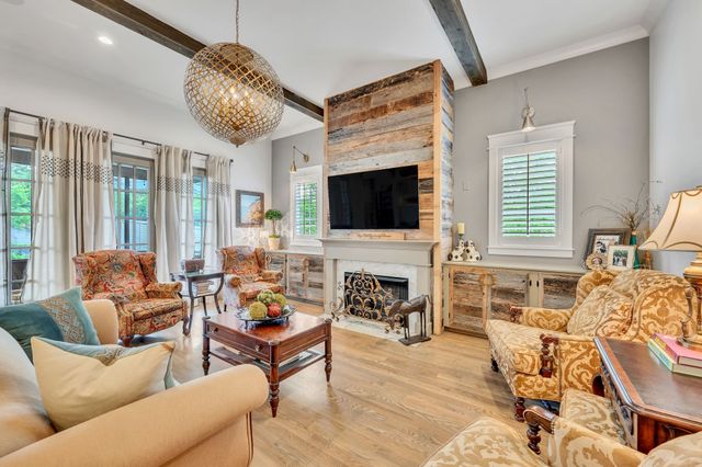 2227 Castleman Dr, Nashville, TN 37215