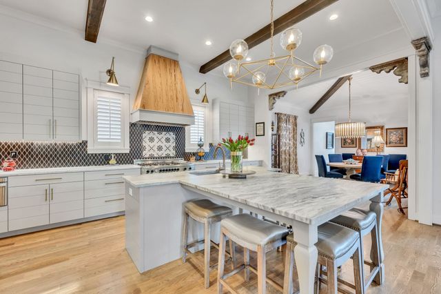 2227 Castleman Dr, Nashville, TN 37215