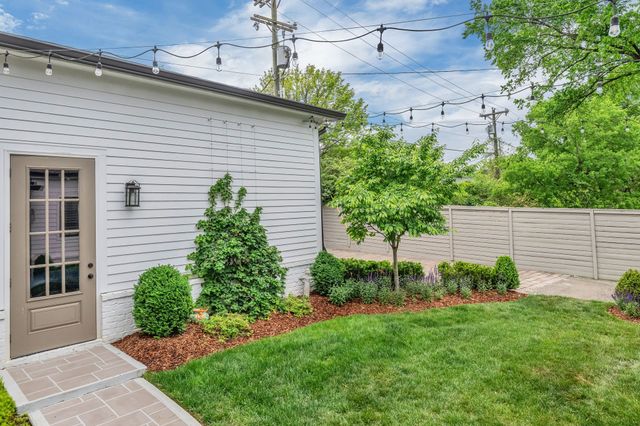 2227 Castleman Dr, Nashville, TN 37215