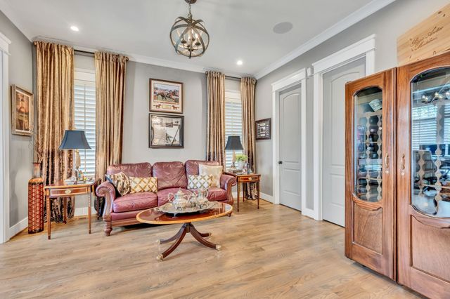 2227 Castleman Dr, Nashville, TN 37215