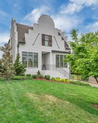 2227 Castleman Dr, Nashville, TN 37215