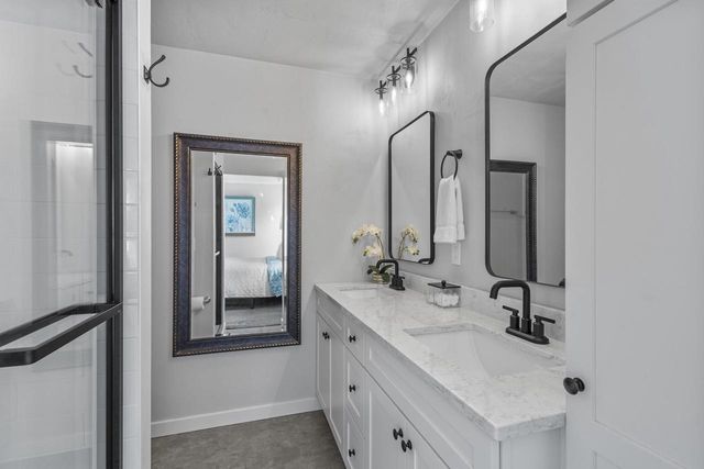 825 S LINCOLN STREET, Hortonville, WI 54944