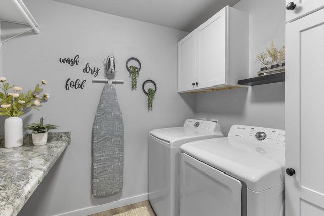 825 S LINCOLN STREET, Hortonville, WI 54944
