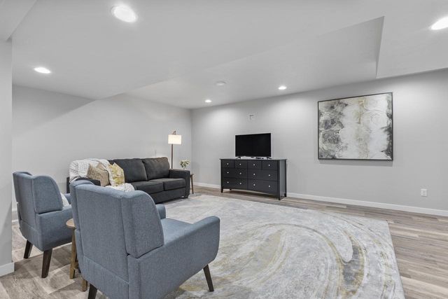 825 S LINCOLN STREET, Hortonville, WI 54944