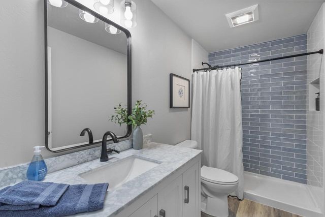 825 S LINCOLN STREET, Hortonville, WI 54944