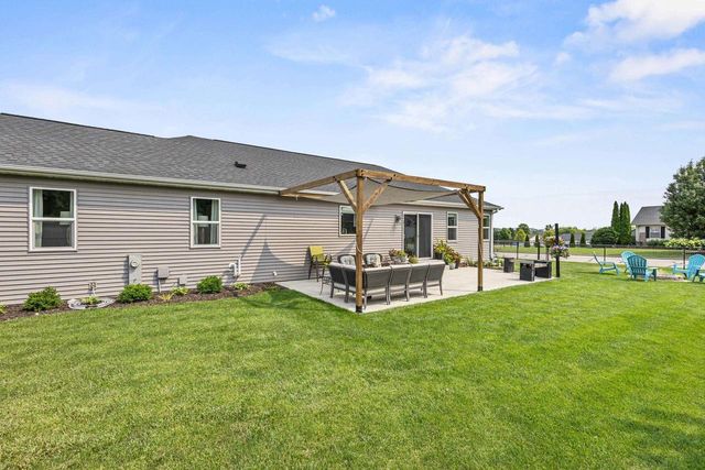 825 S LINCOLN STREET, Hortonville, WI 54944