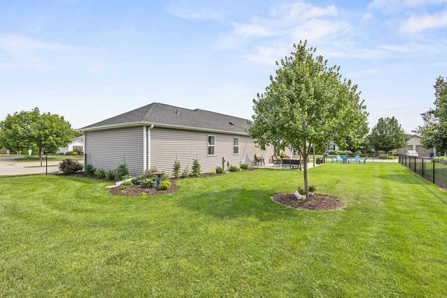 825 S LINCOLN STREET, Hortonville, WI 54944
