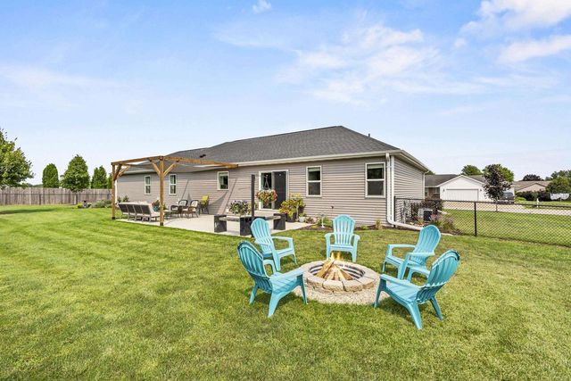 825 S LINCOLN STREET, Hortonville, WI 54944
