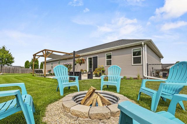 825 S LINCOLN STREET, Hortonville, WI 54944