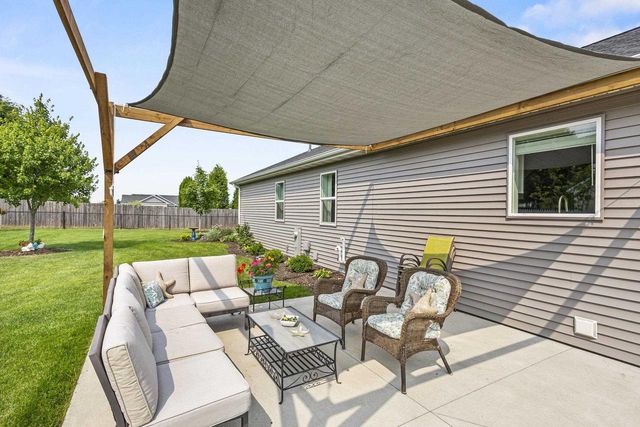 825 S LINCOLN STREET, Hortonville, WI 54944
