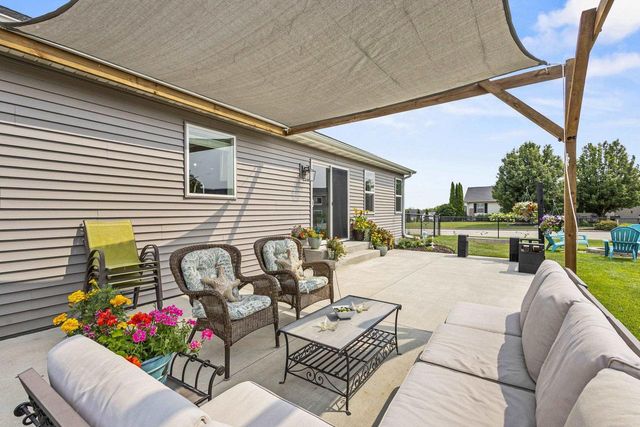 825 S LINCOLN STREET, Hortonville, WI 54944