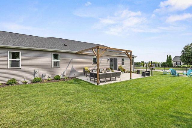 825 S LINCOLN STREET, Hortonville, WI 54944