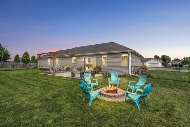 825 S LINCOLN STREET, Hortonville, WI 54944