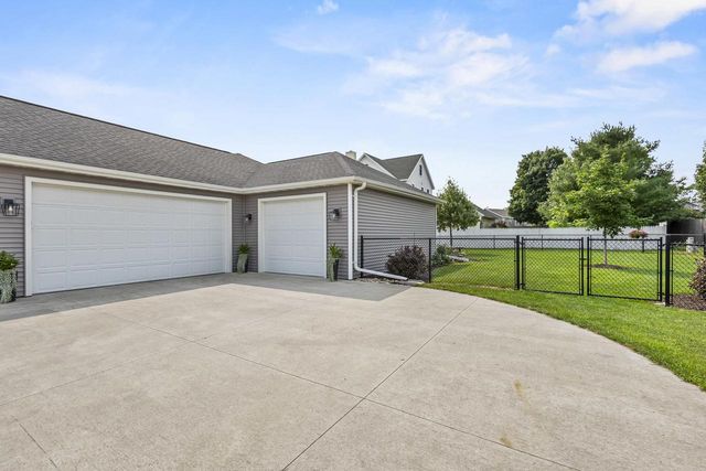 825 S LINCOLN STREET, Hortonville, WI 54944