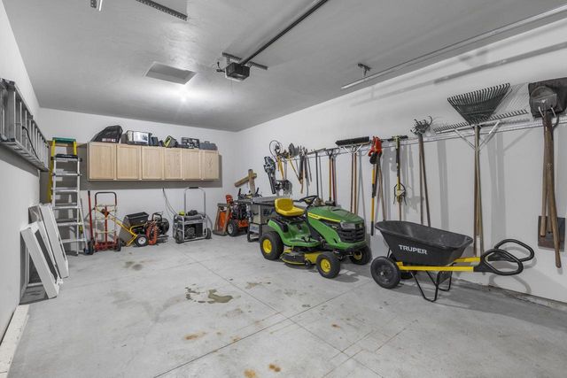 825 S LINCOLN STREET, Hortonville, WI 54944