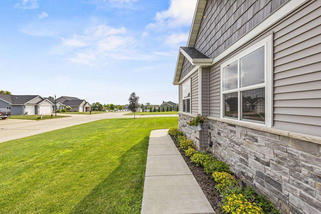 825 S LINCOLN STREET, Hortonville, WI 54944