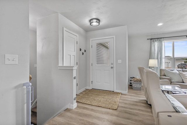 825 S LINCOLN STREET, Hortonville, WI 54944