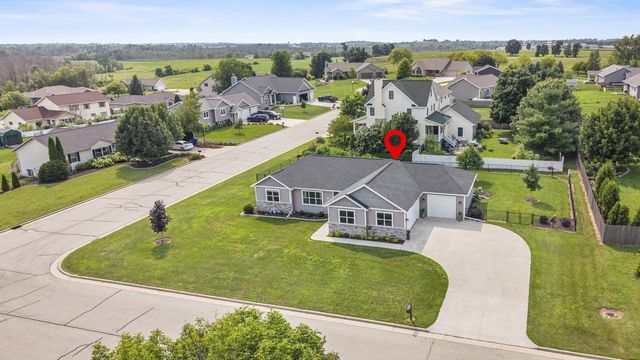 825 S LINCOLN STREET, Hortonville, WI 54944