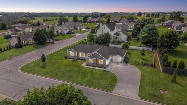 825 S LINCOLN STREET, Hortonville, WI 54944