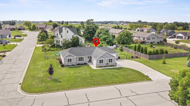 825 S LINCOLN STREET, Hortonville, WI 54944