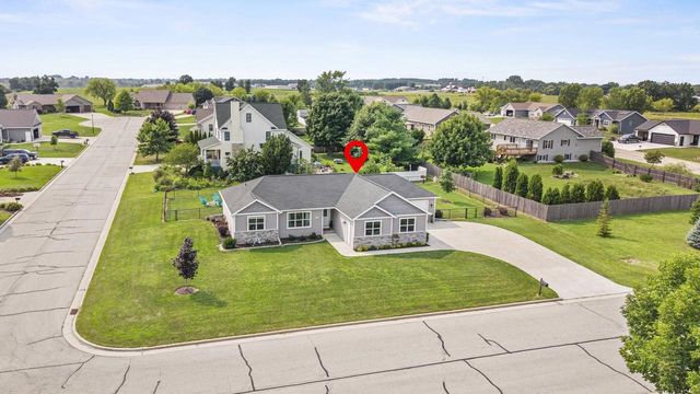 825 S LINCOLN STREET, Hortonville, WI 54944