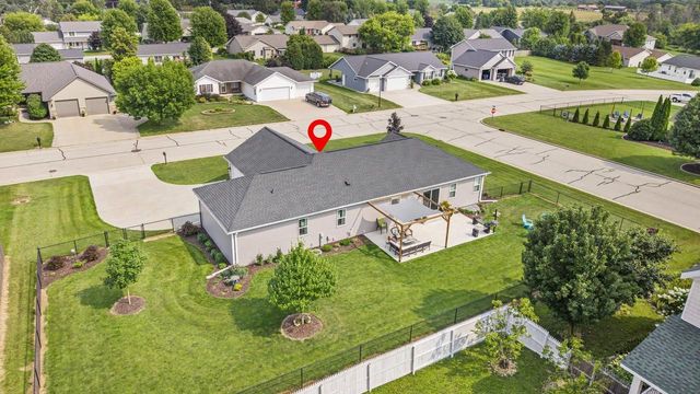 825 S LINCOLN STREET, Hortonville, WI 54944