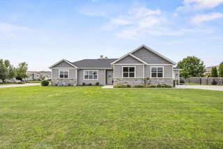 825 S LINCOLN STREET, Hortonville, WI 54944