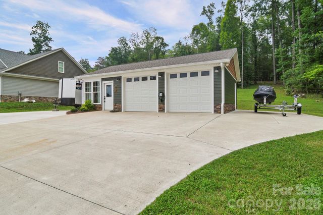 698 Lake Head Road, Norwood, NC 28128