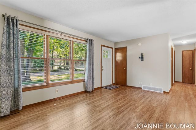 1323 Floral Street, Holland, MI 49423