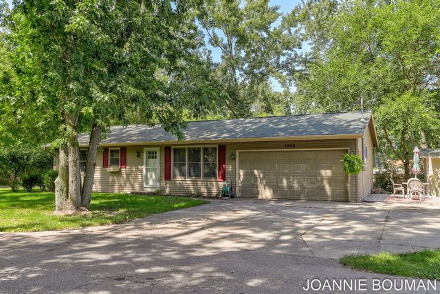 1323 Floral Street, Holland, MI 49423