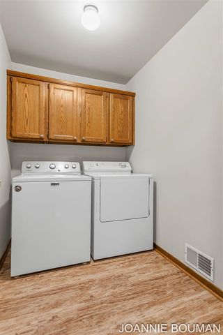1323 Floral Street, Holland, MI 49423