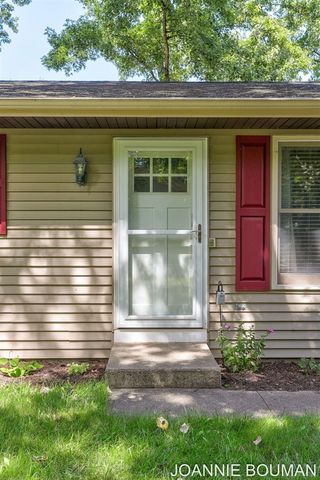 1323 Floral Street, Holland, MI 49423