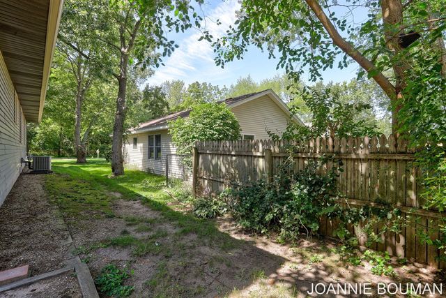 1323 Floral Street, Holland, MI 49423