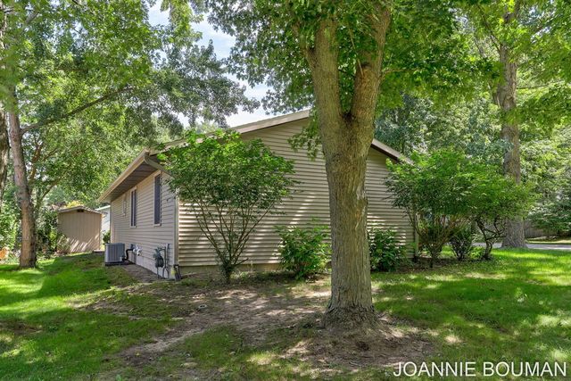 1323 Floral Street, Holland, MI 49423