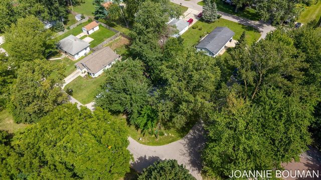 1323 Floral Street, Holland, MI 49423
