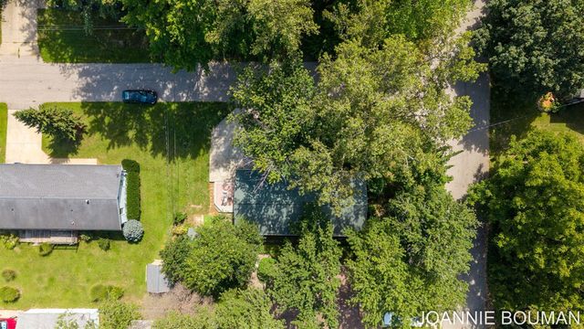 1323 Floral Street, Holland, MI 49423