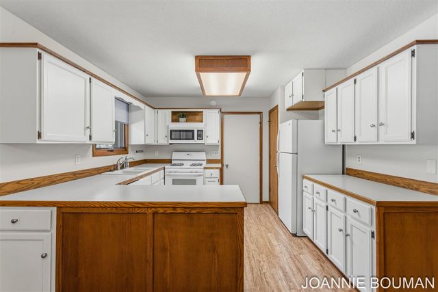 1323 Floral Street, Holland, MI 49423