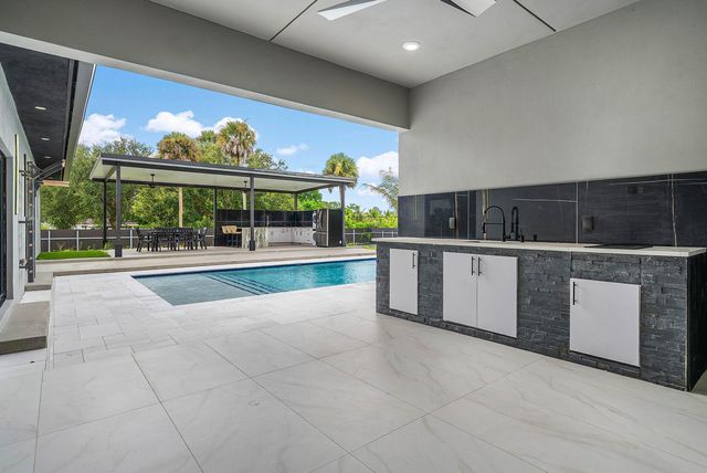 641 Marshall Road, West Palm Beach, FL 33413