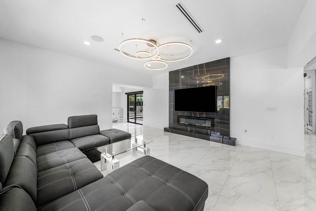 641 Marshall Road, West Palm Beach, FL 33413