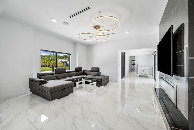 641 Marshall Road, West Palm Beach, FL 33413