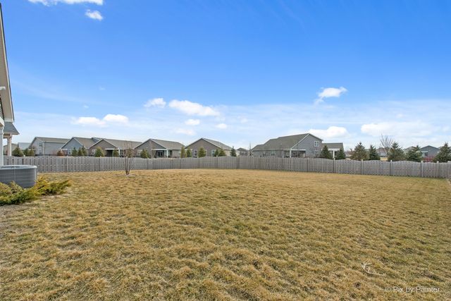 927 Plateau Drive, Pingree Grove, IL 60140