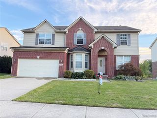 15584 Timbers Edge Drive, Clinton Township, MI 48035