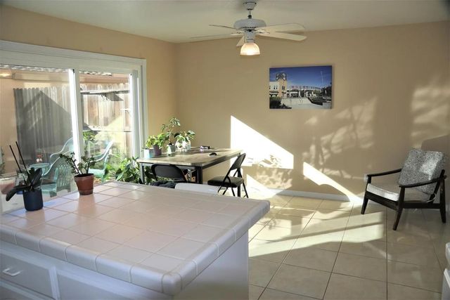 206 Touchstone Pl, West Sacramento, CA 95691