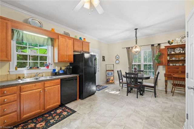 354 Merrimont Drive, Winston-salem, NC 27106