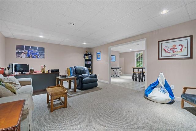 354 Merrimont Drive, Winston-salem, NC 27106