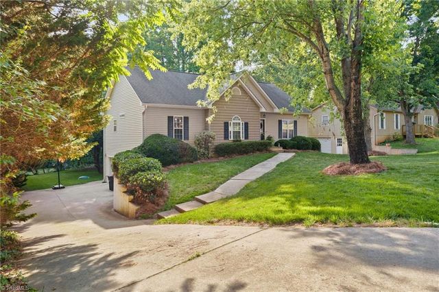 354 Merrimont Drive, Winston-salem, NC 27106