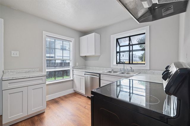 3818 W EUCLID AVENUE, Tampa, FL 33629